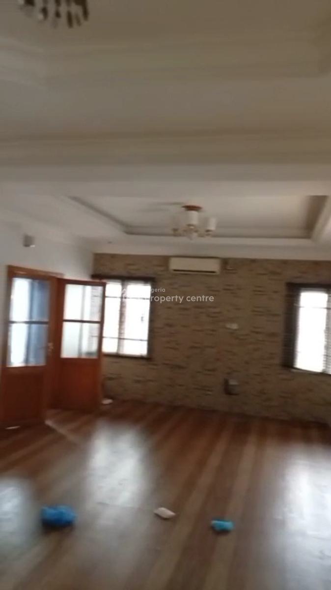 Decent 4bedroom Semi-detached House, Off Mobil Road, Ilaje, Ajah, Lagos, Semi-detached Duplex for Rent