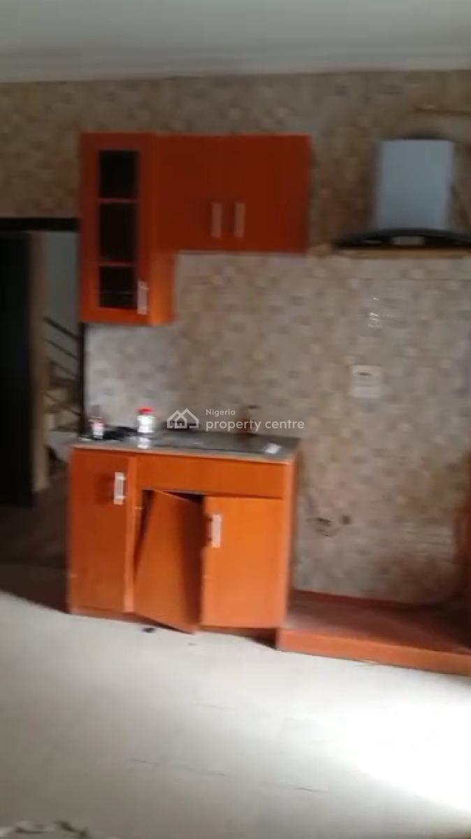 Decent 4bedroom Semi-detached House, Off Mobil Road, Ilaje, Ajah, Lagos, Semi-detached Duplex for Rent