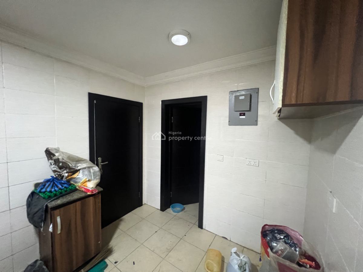 Spacious 3 Bedroom Apartment, Osapa, Lekki, Lagos, Flat / Apartment for Rent