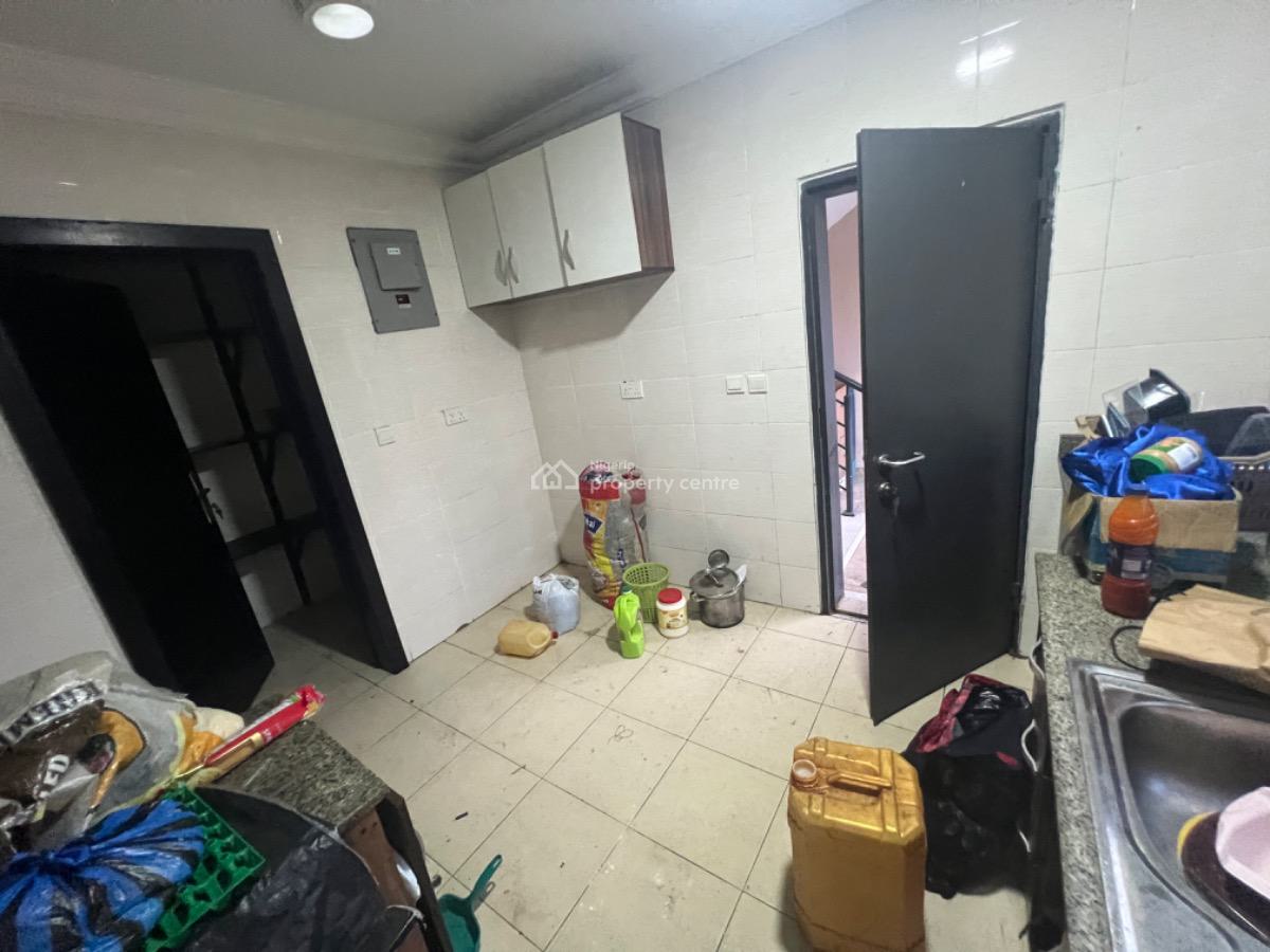 Spacious 3 Bedroom Apartment, Osapa, Lekki, Lagos, Flat / Apartment for Rent