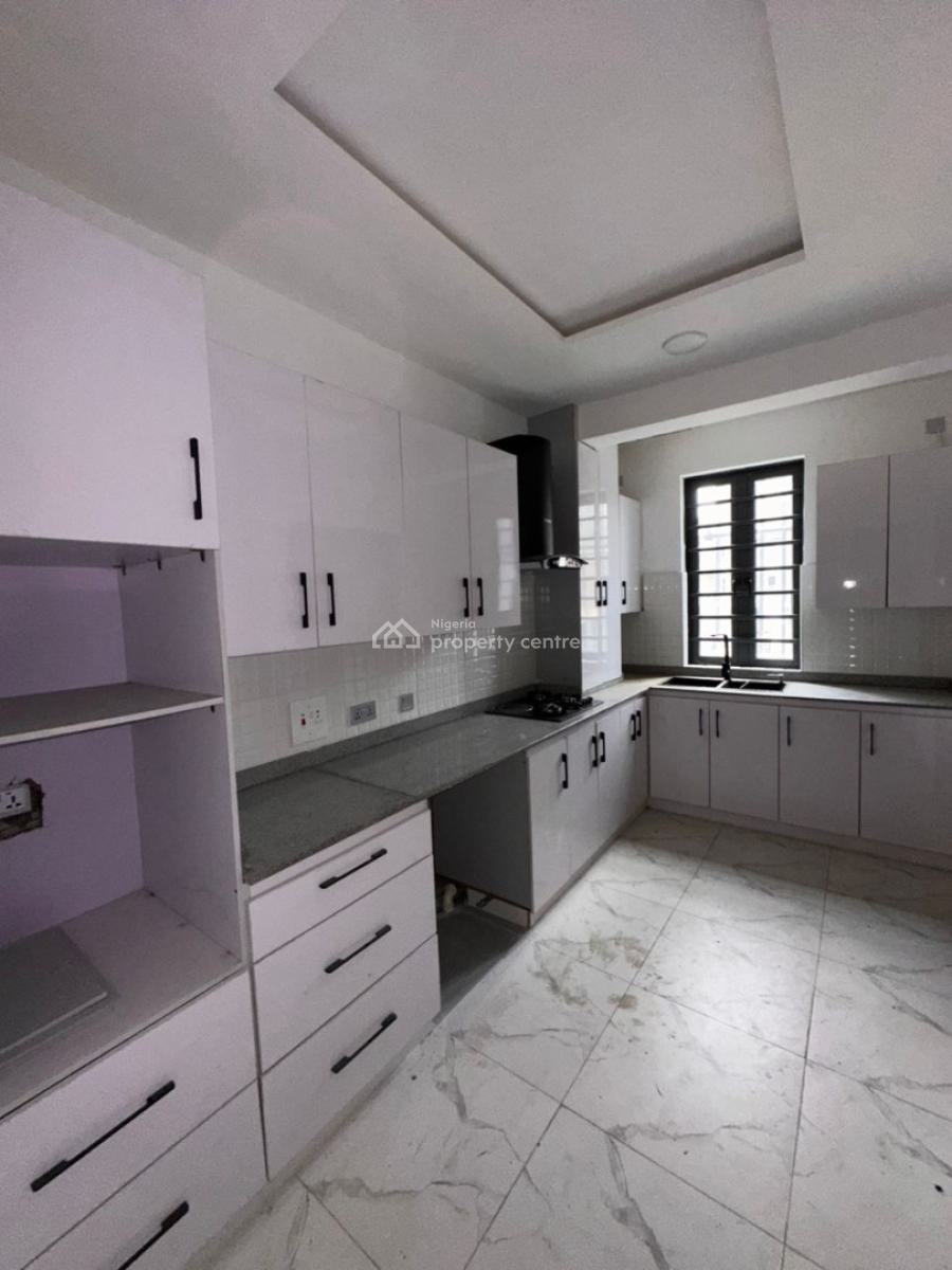 2 Bedroom Apartments in a Good Compound (4 Units), Lekki Phase 1, Lekki, Lagos, Flat / Apartment for Sale