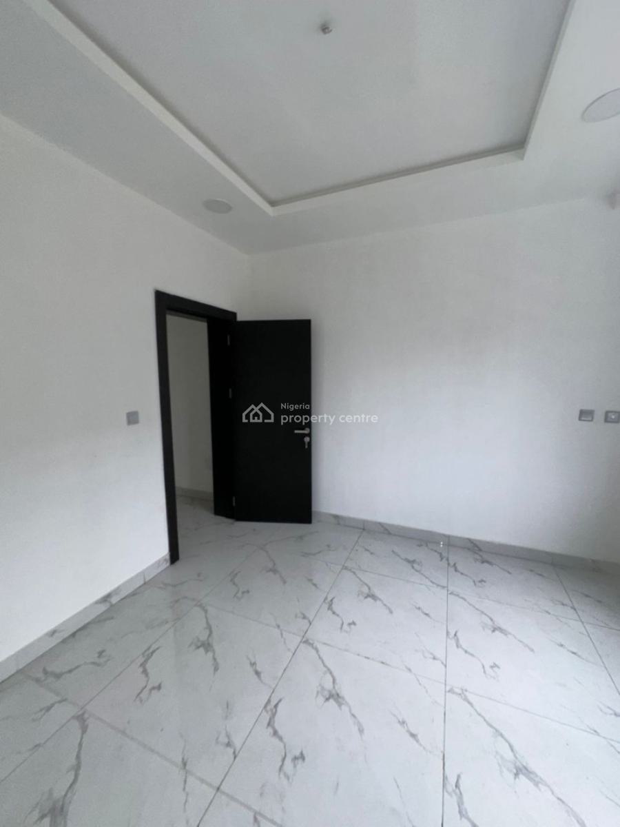 2 Bedroom Apartments in a Good Compound (4 Units), Lekki Phase 1, Lekki, Lagos, Flat / Apartment for Sale