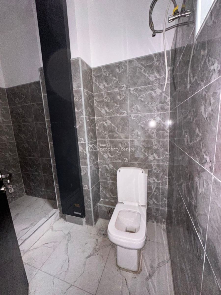 2 Bedroom Apartments in a Good Compound (4 Units), Lekki Phase 1, Lekki, Lagos, Flat / Apartment for Sale