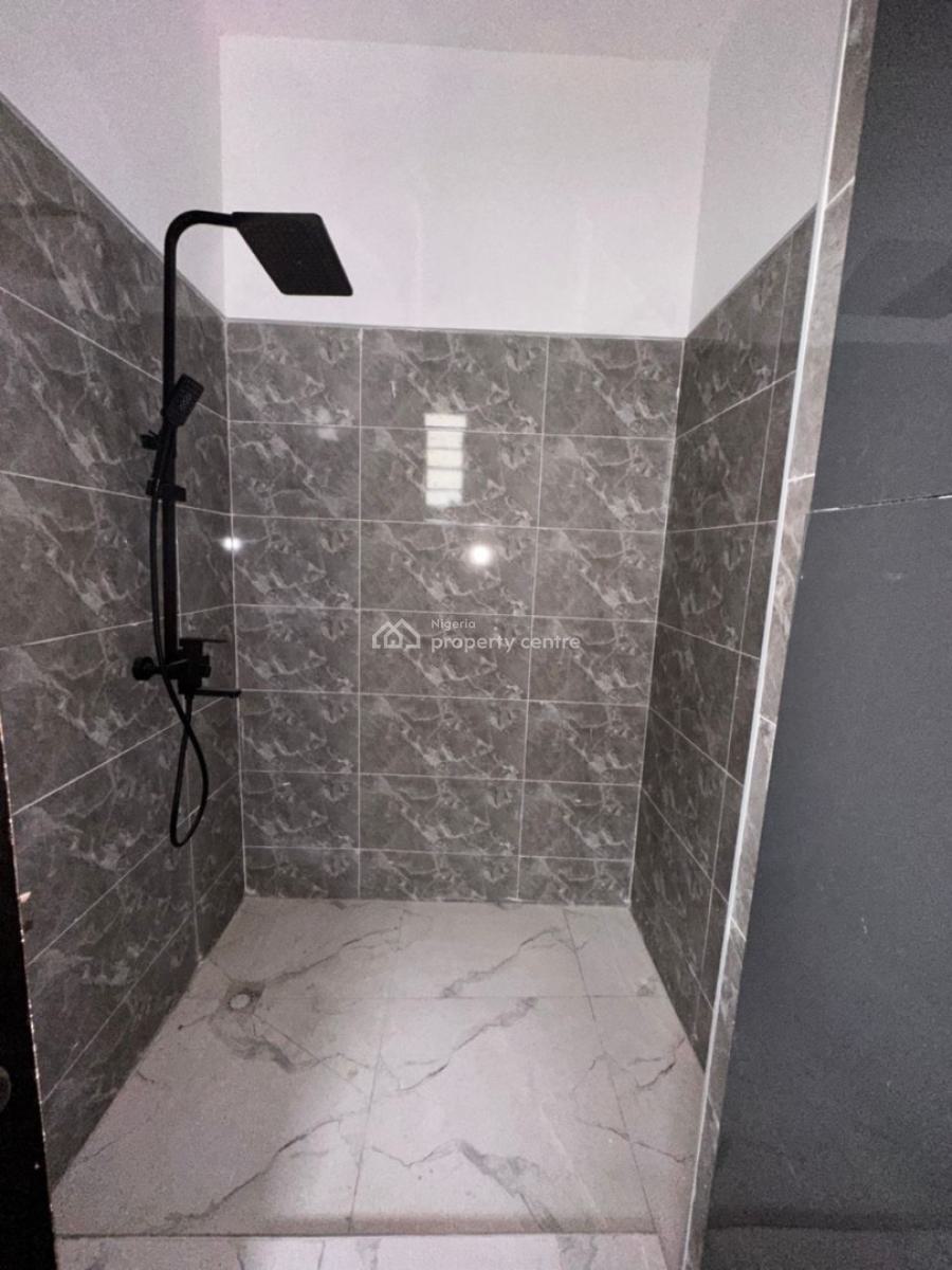 2 Bedroom Apartments in a Good Compound (4 Units), Lekki Phase 1, Lekki, Lagos, Flat / Apartment for Sale