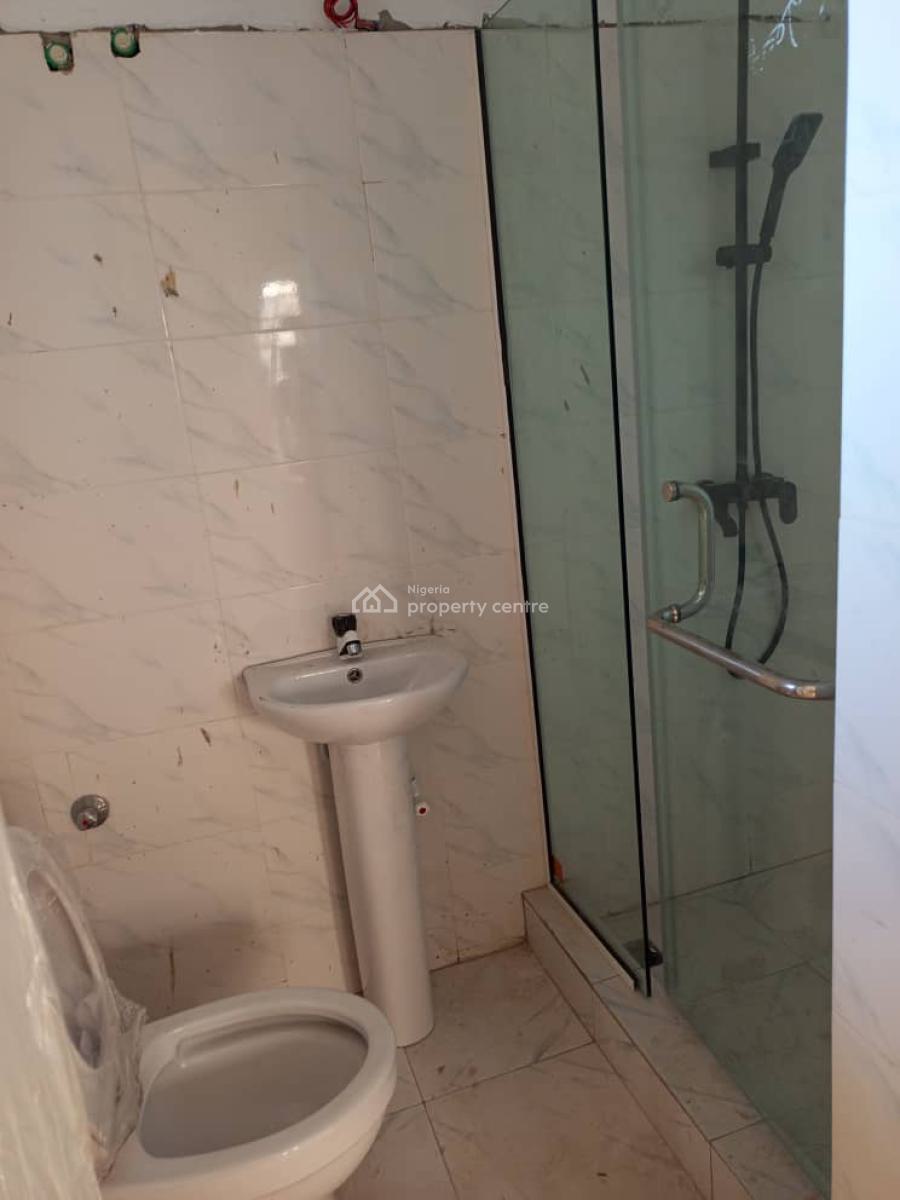 Well Maintained 3 Bedroom Flat Upstairs, Lekki Scheme 2 Estate, Ajah, Lagos, Flat / Apartment for Rent