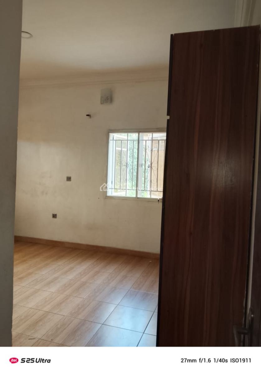 Well Maintained 3 Bedroom Flat Upstairs, Lekki Scheme 2 Estate, Ajah, Lagos, Flat / Apartment for Rent