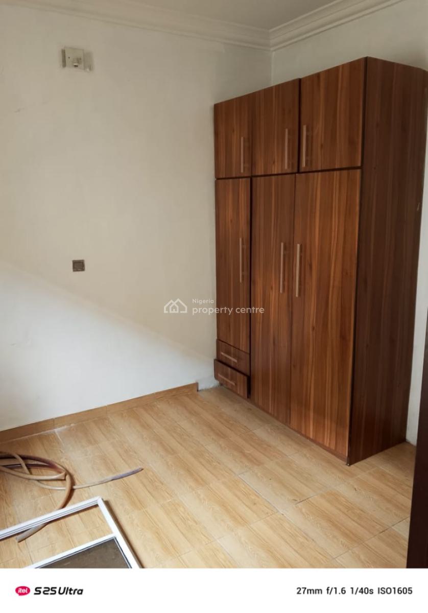 Well Maintained 3 Bedroom Flat Upstairs, Lekki Scheme 2 Estate, Ajah, Lagos, Flat / Apartment for Rent