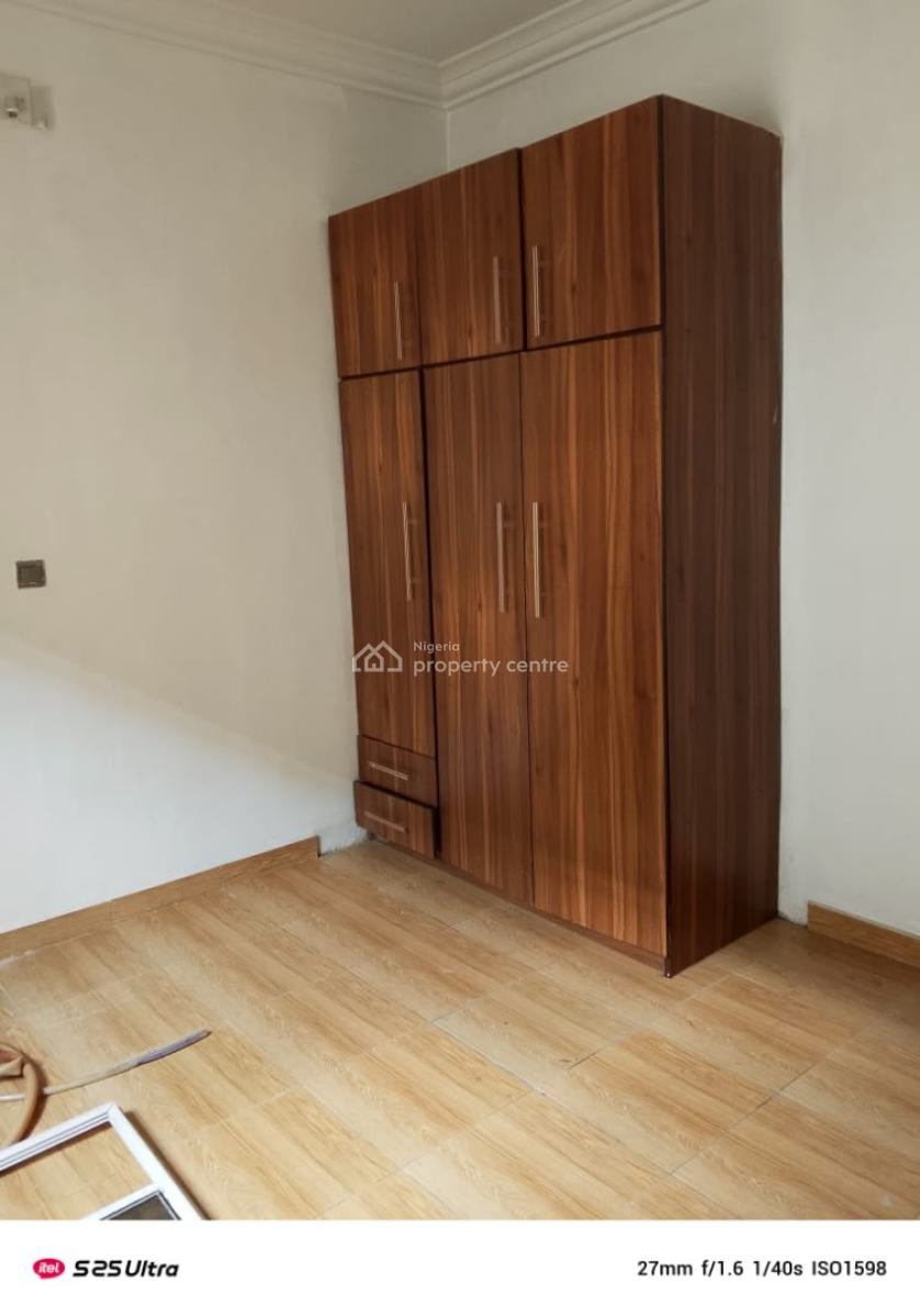 Well Maintained 3 Bedroom Flat Upstairs, Lekki Scheme 2 Estate, Ajah, Lagos, Flat / Apartment for Rent