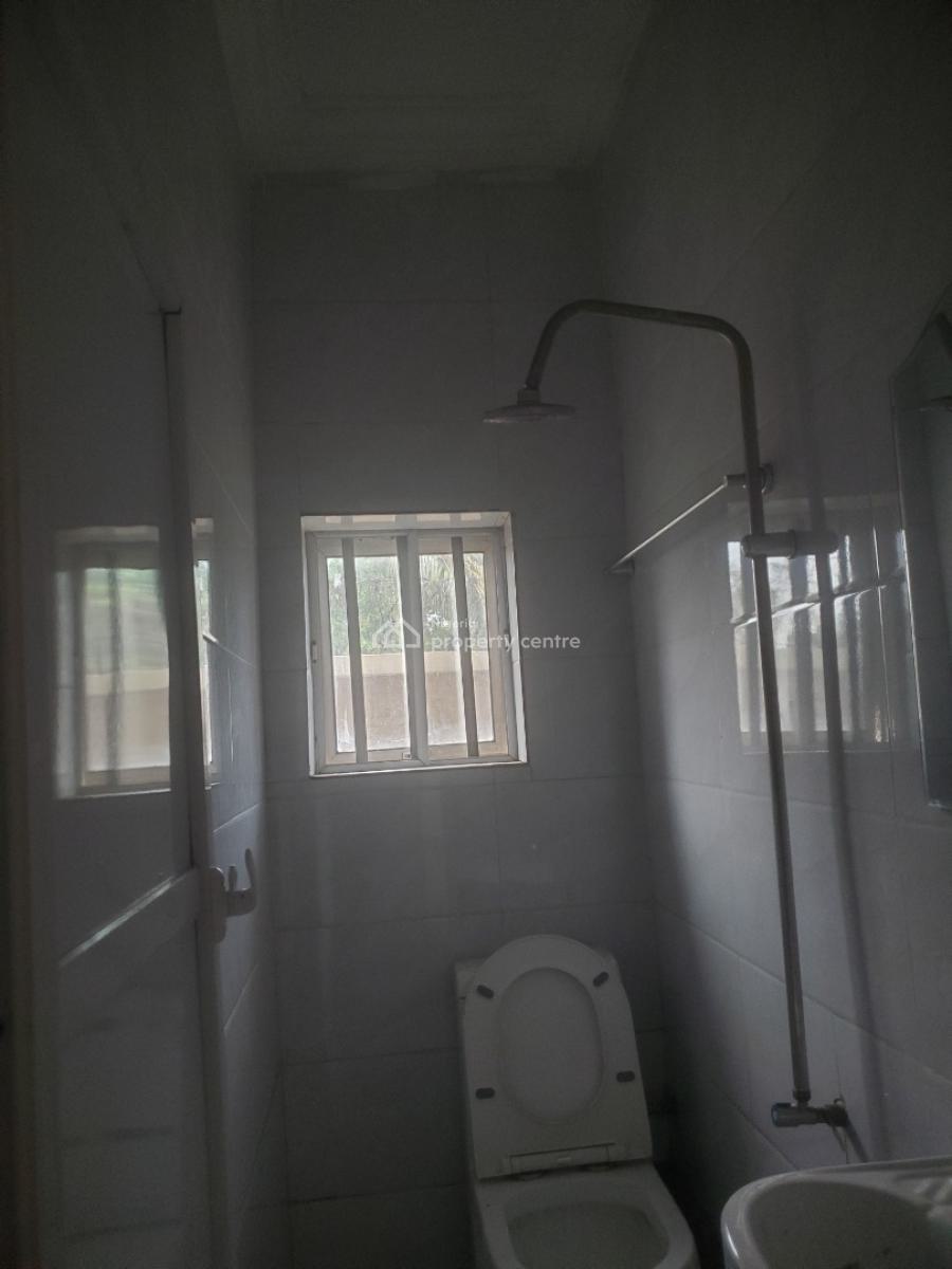 Spacious 3bedroom Flat with 4 Toilet, Thomas Estate Ajah., Ajah, Lagos, Flat / Apartment for Rent