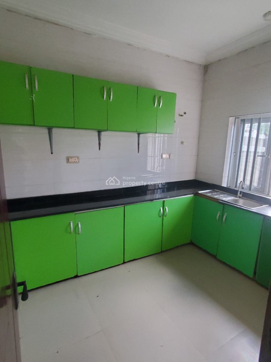 Spacious 3bedroom Flat with 4 Toilet, Thomas Estate Ajah., Ajah, Lagos, Flat / Apartment for Rent
