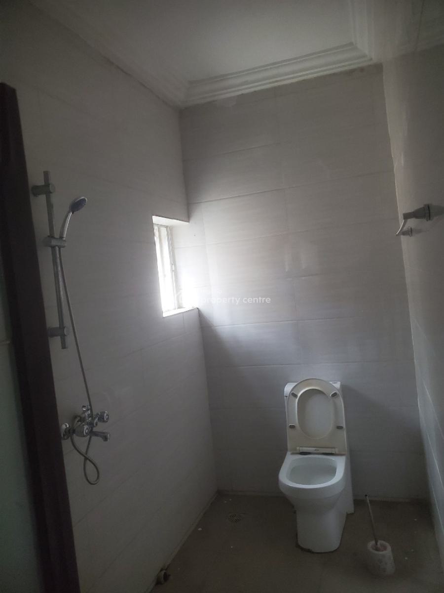 Spacious 3bedroom Flat with 4 Toilet, Thomas Estate Ajah., Ajah, Lagos, Flat / Apartment for Rent