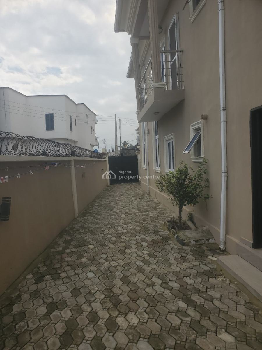 Spacious 3bedroom Flat with 4 Toilet, Thomas Estate Ajah., Ajah, Lagos, Flat / Apartment for Rent