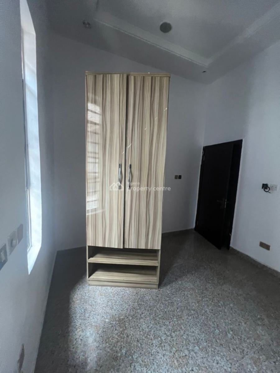 Standard Single Room in a Duplex Shared Apt, Chevron Lekki Lagos, Lekki, Lagos, Self Contain (single Rooms) for Rent