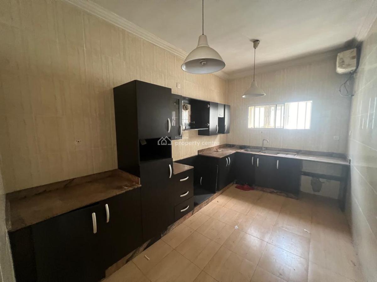 Spacious 4 Bedroom Terrace Duplex with Bq, Osapa, Lekki, Lagos, Terraced Duplex for Rent