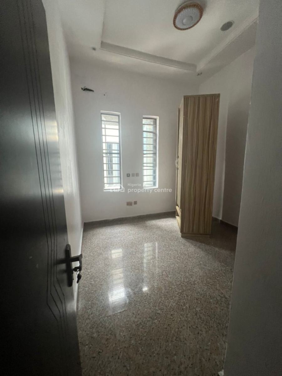 a Room Upstairs with Private Bath and Toilet, Chevron Alternative, Lekki, Lagos, Flat / Apartment for Rent