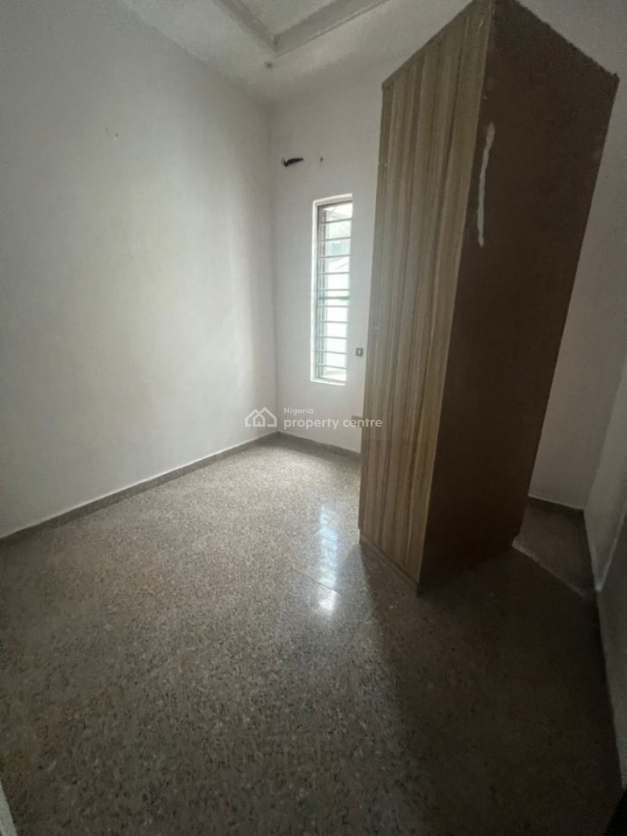 a Room Upstairs with Private Bath and Toilet, Chevron Alternative, Lekki, Lagos, Flat / Apartment for Rent