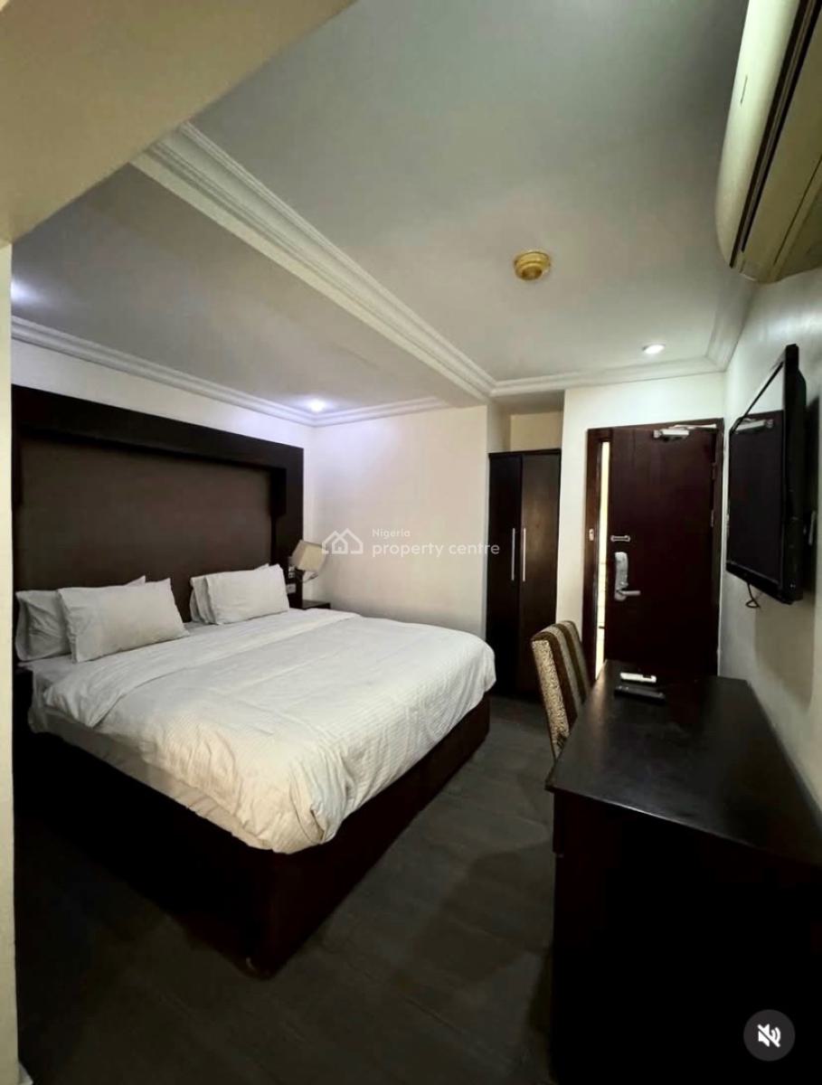 Massive 17 Bedroom Fully Detached Duplex with Swimming Pool, Lekki Phase 1, Lekki, Lagos, Detached Duplex for Rent