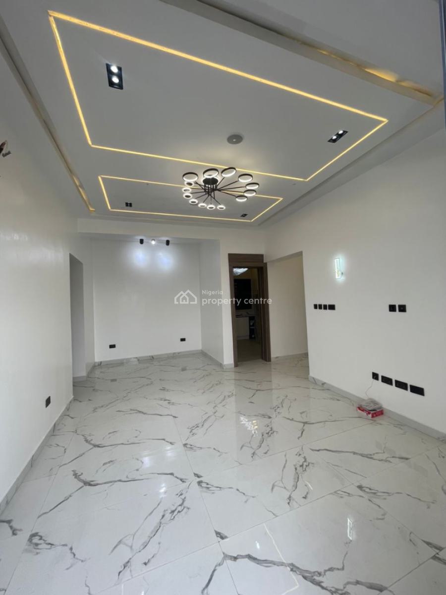 Exclusive 3 Bedroom Flat + Pool, Lekki Phase 1, Lekki, Lagos, Flat / Apartment for Rent