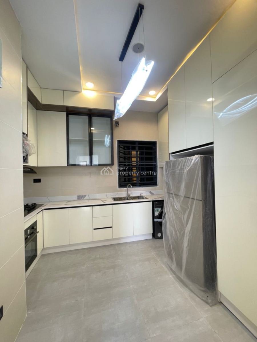 Exclusive 3 Bedroom Flat + Pool, Lekki Phase 1, Lekki, Lagos, Flat / Apartment for Rent