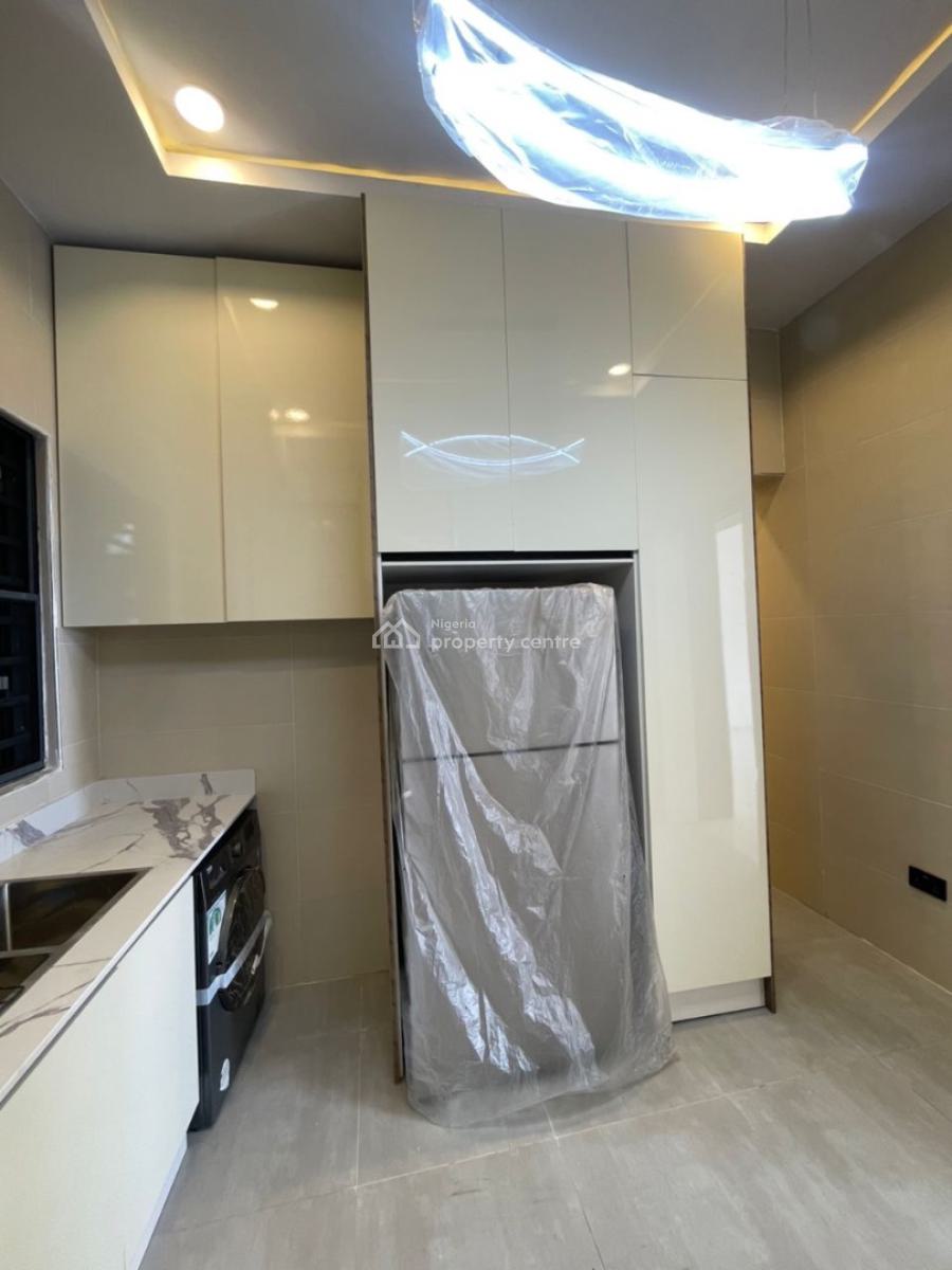 Exclusive 3 Bedroom Flat + Pool, Lekki Phase 1, Lekki, Lagos, Flat / Apartment for Rent