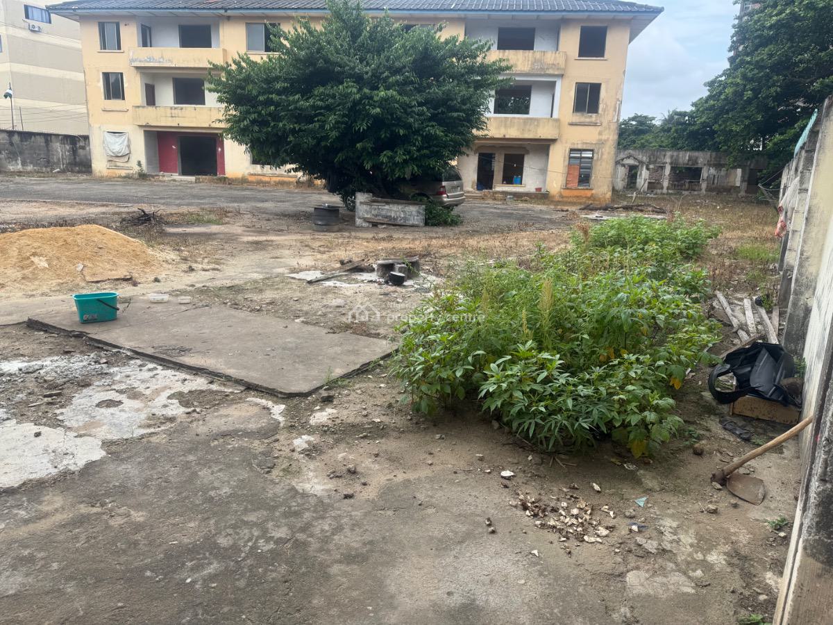 2,500sqm Land Space with a Demolishable Structure a Busy Road, Ikoyi, Lagos, Plaza / Complex / Mall for Rent