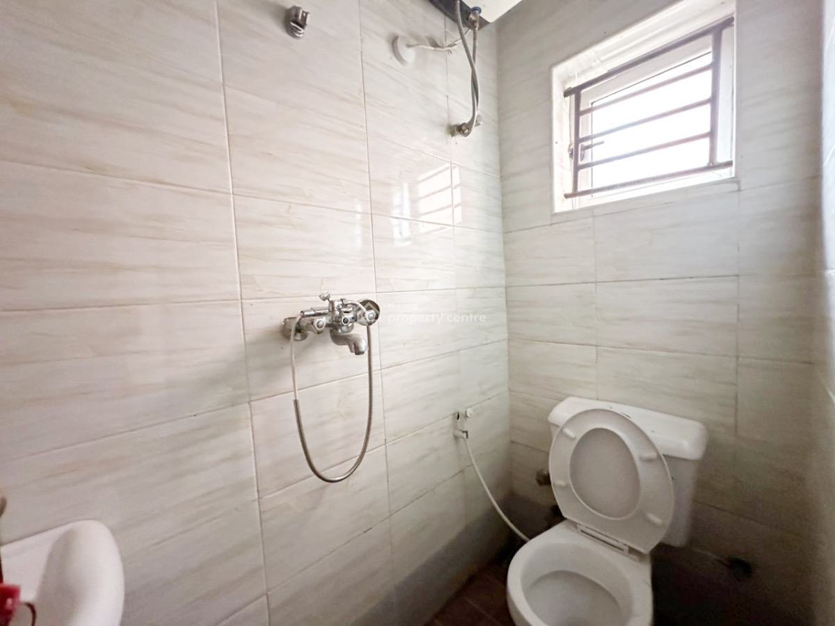 a Well Maintained Spacious 3 Bedroom Flat, Olowora, Omole Phase 2, Ikeja, Lagos, Flat / Apartment for Rent