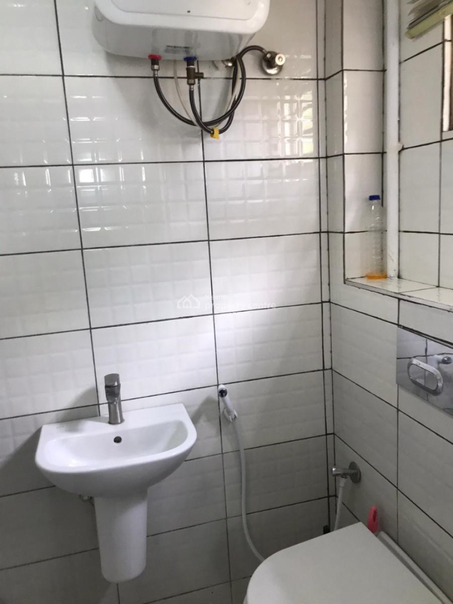 Fully Furnished 2 Bedroom Apartment, Mambolo Street, Zone 2, Wuse, Abuja, Flat / Apartment Short Let