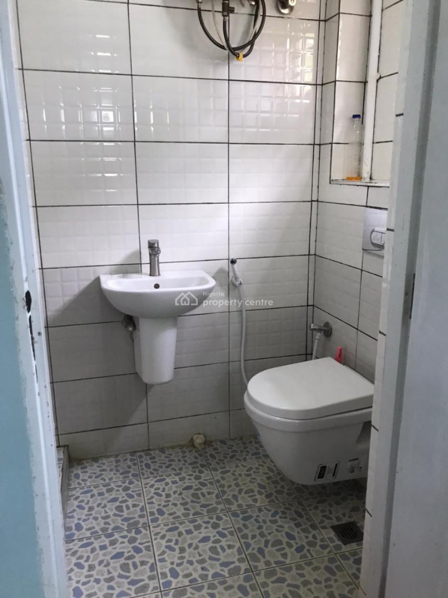 Fully Furnished 2 Bedroom Apartment, Mambolo Street, Zone 2, Wuse, Abuja, Flat / Apartment Short Let