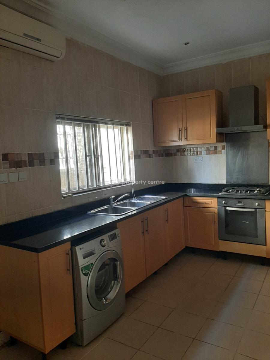 3 Bedroom Apartment, Lekki Phase 1, Lekki, Lagos, Flat / Apartment for Rent