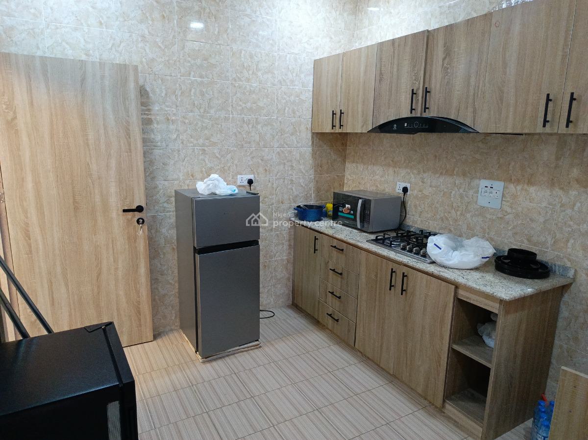 a Very Standard 3 Bedroom Apartment in a Decent Neighborhood, By Gilmor, Jahi, Abuja, Flat / Apartment for Rent