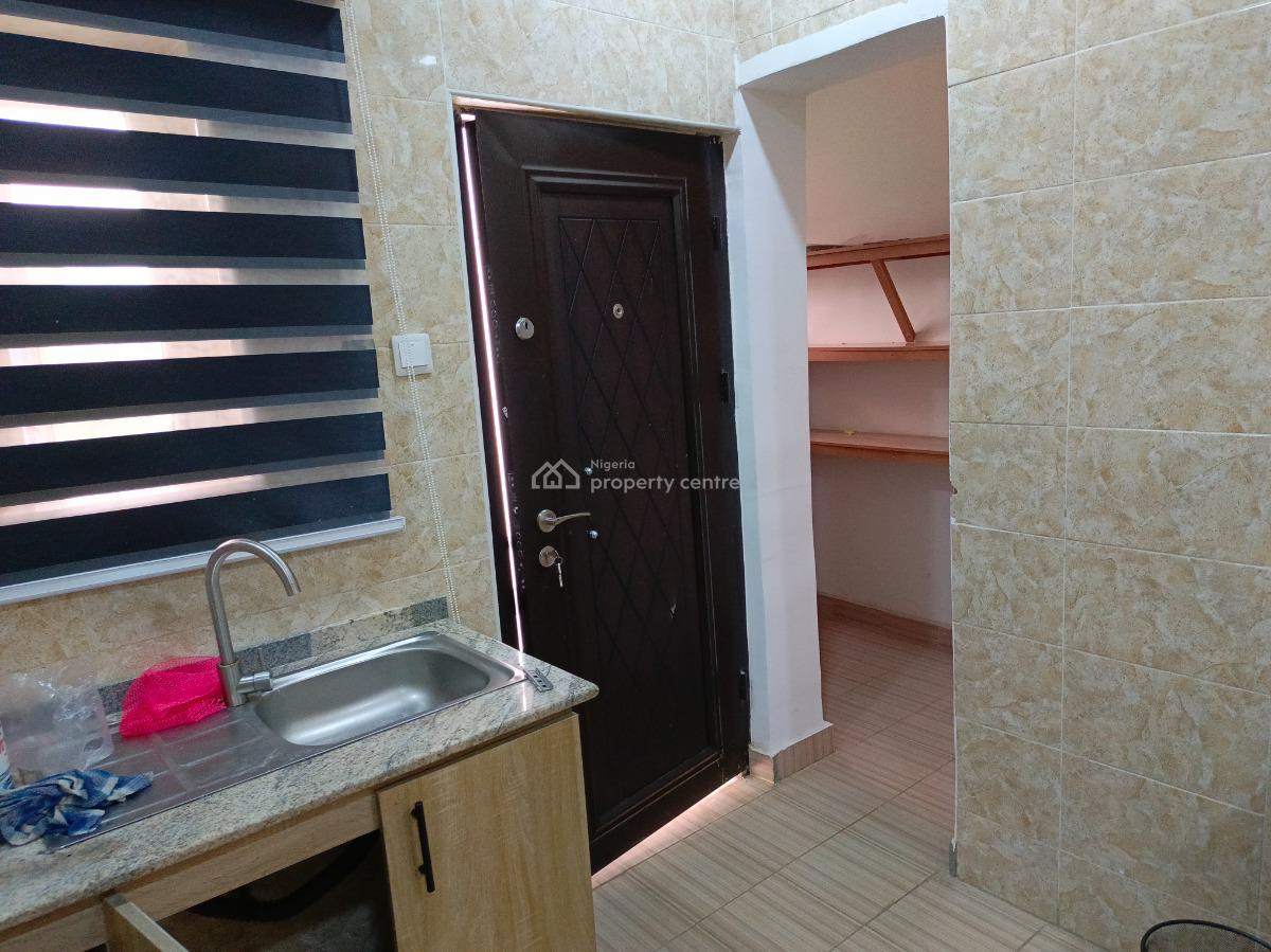 a Very Standard 3 Bedroom Apartment in a Decent Neighborhood, By Gilmor, Jahi, Abuja, Flat / Apartment for Rent