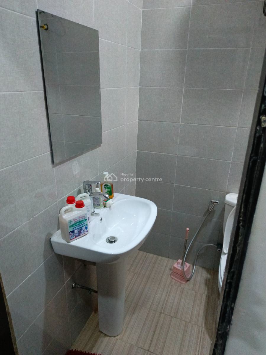 a Very Standard 3 Bedroom Apartment in a Decent Neighborhood, By Gilmor, Jahi, Abuja, Flat / Apartment for Rent