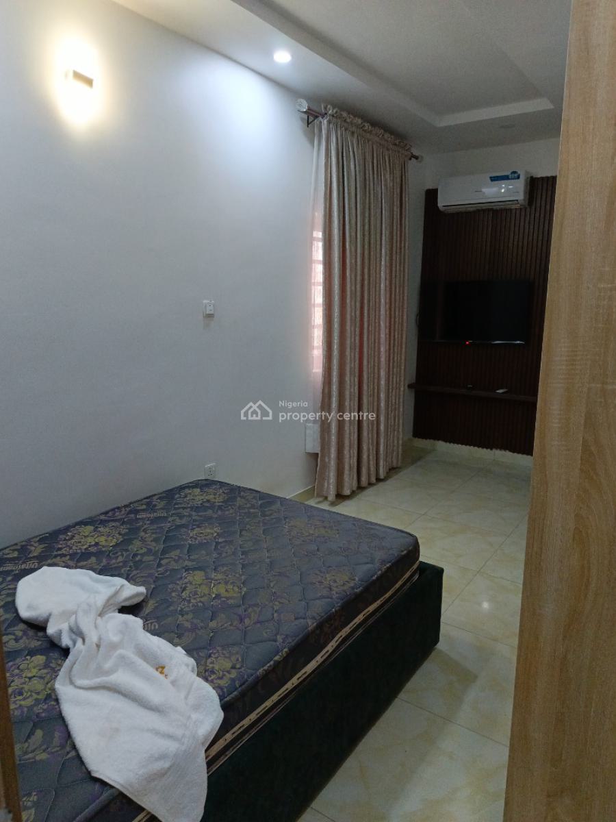 a Very Standard 3 Bedroom Apartment in a Decent Neighborhood, By Gilmor, Jahi, Abuja, Flat / Apartment for Rent