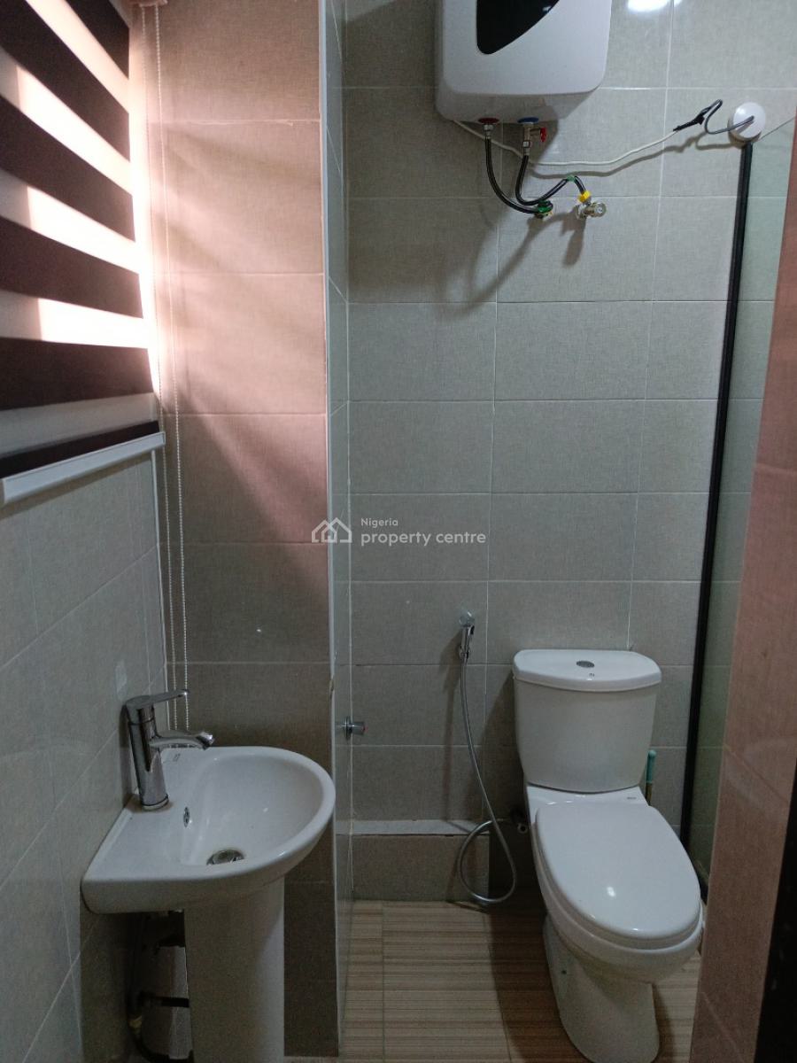 a Very Standard 3 Bedroom Apartment in a Decent Neighborhood, By Gilmor, Jahi, Abuja, Flat / Apartment for Rent
