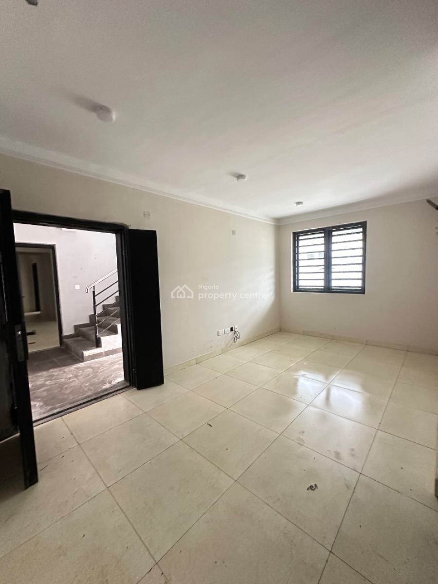 Neatly Built 2 Bedroom Apartment, Osapa, Lekki, Lagos, Flat / Apartment for Sale