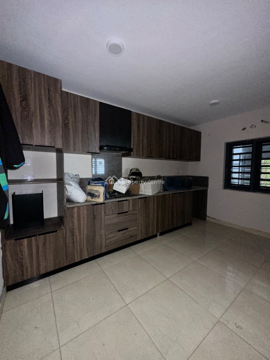 Neatly Built 2 Bedroom Apartment, Osapa, Lekki, Lagos, Flat / Apartment for Sale