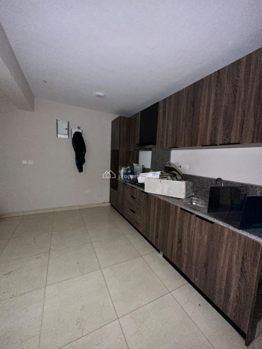 Neatly Built 2 Bedroom Apartment, Osapa, Lekki, Lagos, Flat / Apartment for Sale