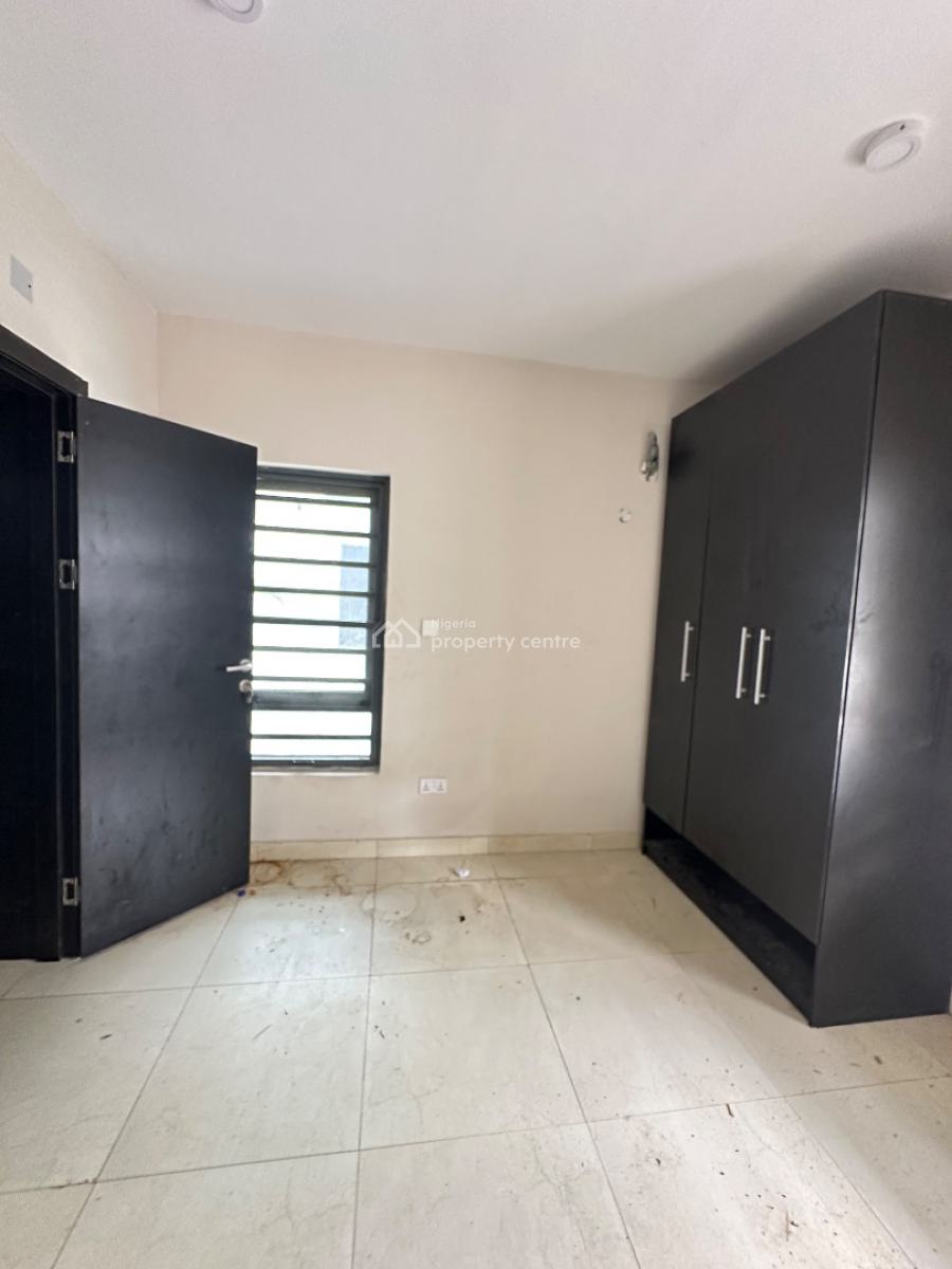 Neatly Built 2 Bedroom Apartment, Osapa, Lekki, Lagos, Flat / Apartment for Sale