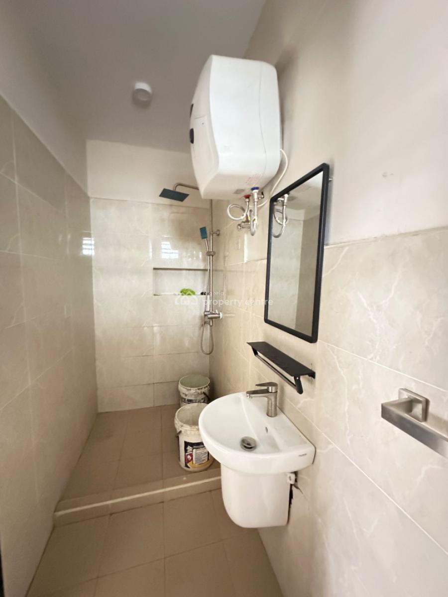 Neatly Built 2 Bedroom Apartment, Osapa, Lekki, Lagos, Flat / Apartment for Sale