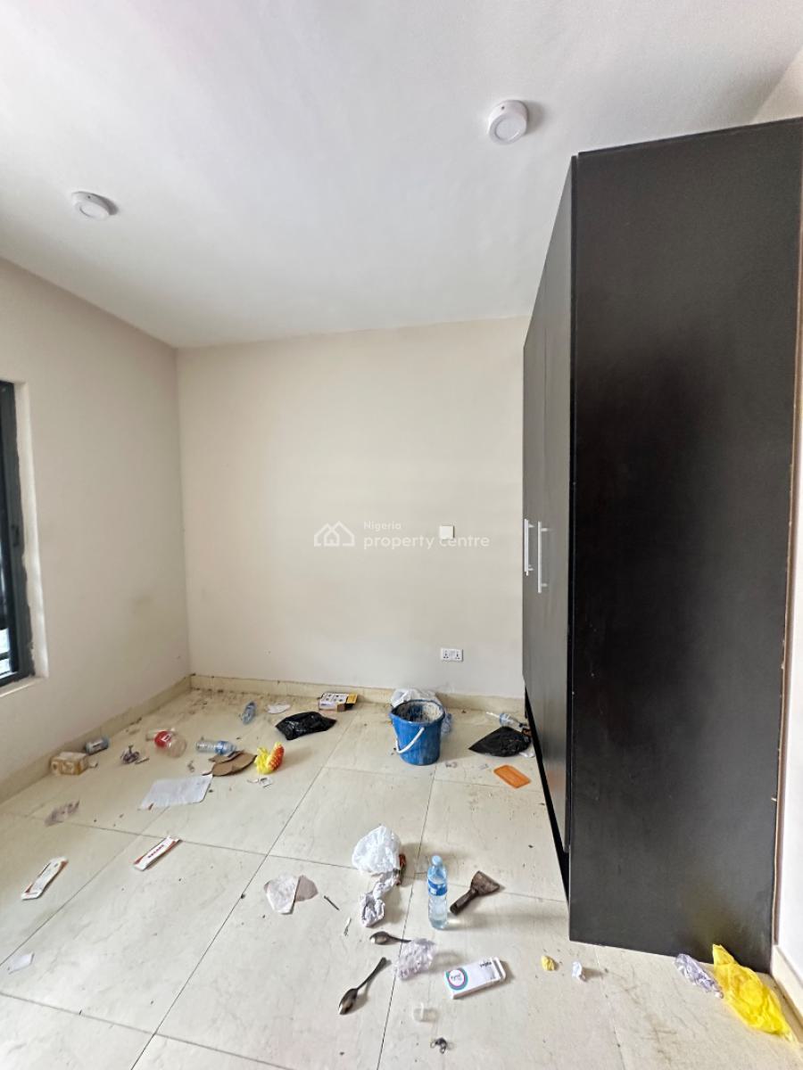 Neatly Built 2 Bedroom Apartment, Osapa, Lekki, Lagos, Flat / Apartment for Sale