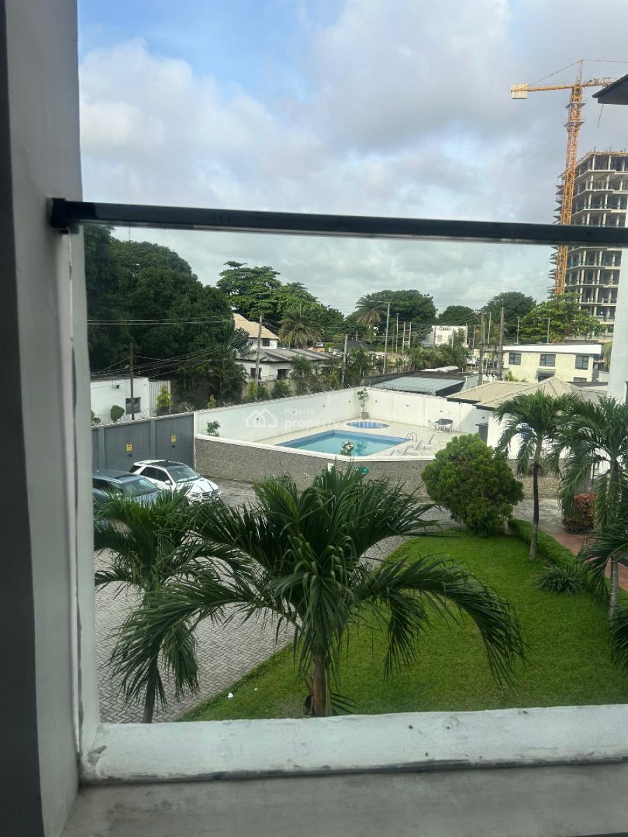 Brand New Cozy 2bedroom Apartment with a Ps5, Indoor Treadmill and Bal, Lekki Phase 1, Lekki, Lagos, Flat / Apartment Short Let