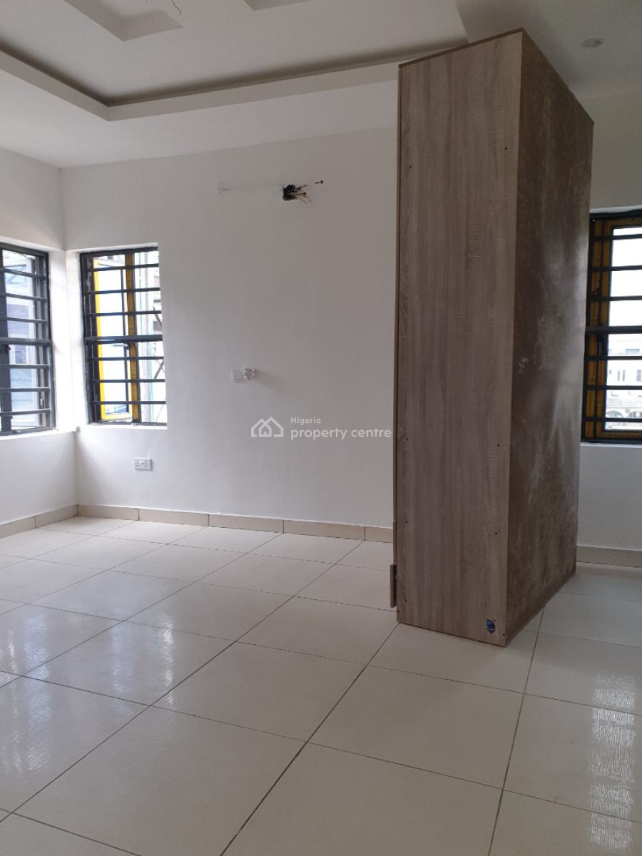 Spacious Miniflat, Ologolo in an Estate, Lekki, Lagos, Mini Flat (room and Parlour) for Rent