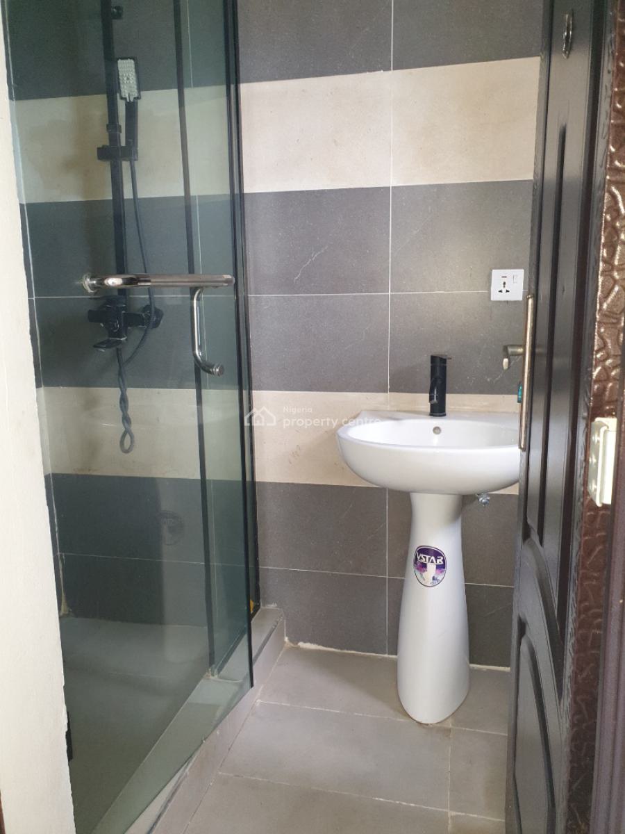 Spacious Miniflat, Ologolo in an Estate, Lekki, Lagos, Mini Flat (room and Parlour) for Rent