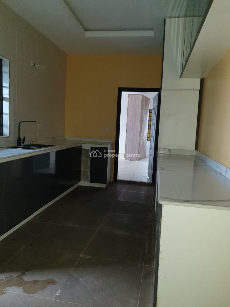 Spacious Miniflat, Ologolo in an Estate, Lekki, Lagos, Mini Flat (room and Parlour) for Rent