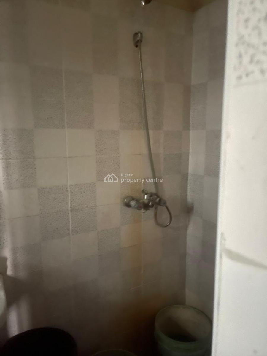 Spacious 2 Bedroom Apartment with Necessary Facilities, Off Mobil Road, Maroko, Ajah, Lagos, Flat / Apartment for Rent