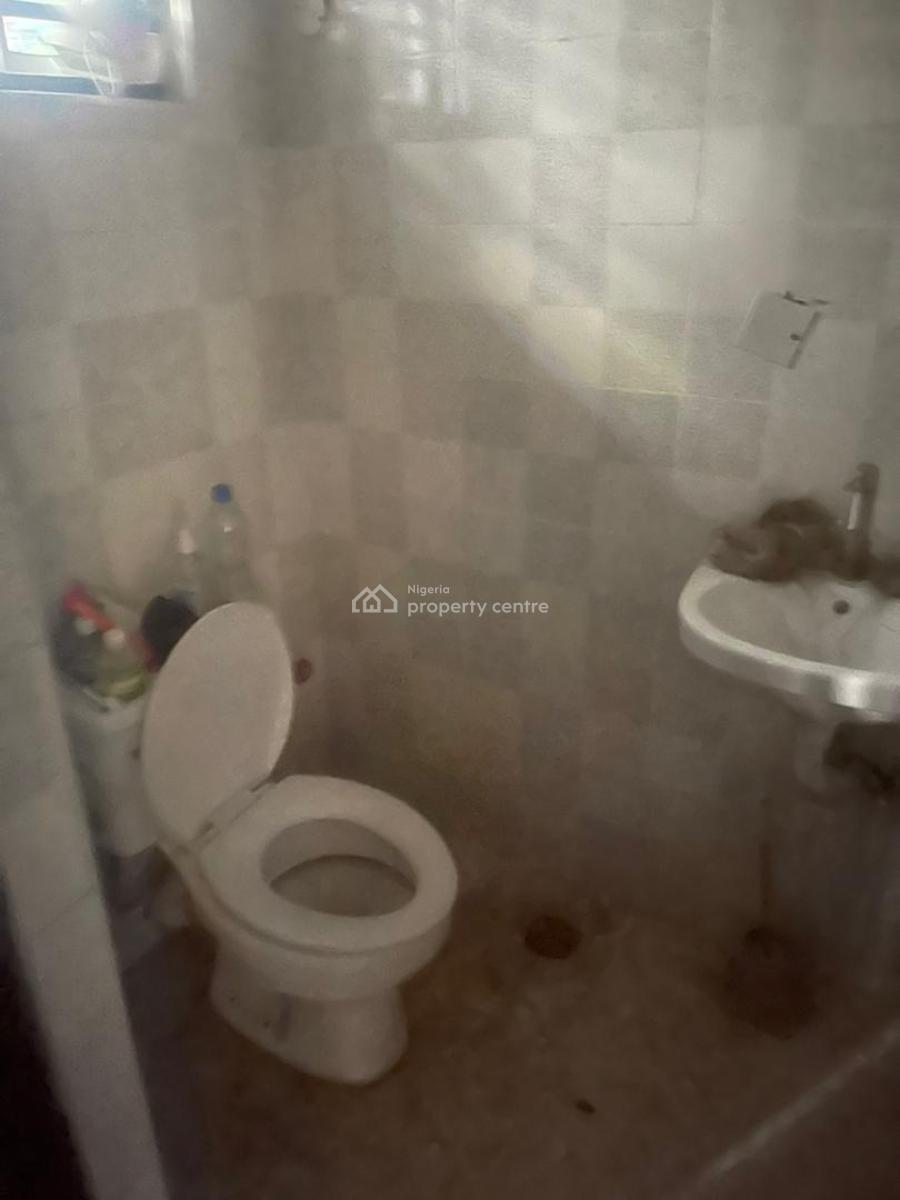 Spacious 2 Bedroom Apartment with Necessary Facilities, Off Mobil Road, Maroko, Ajah, Lagos, Flat / Apartment for Rent