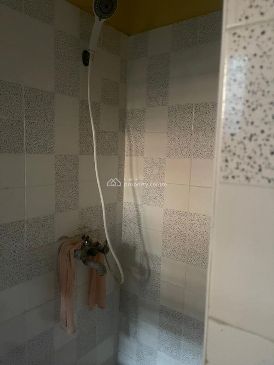 Spacious 2 Bedroom Apartment with Necessary Facilities, Off Mobil Road, Maroko, Ajah, Lagos, Flat / Apartment for Rent