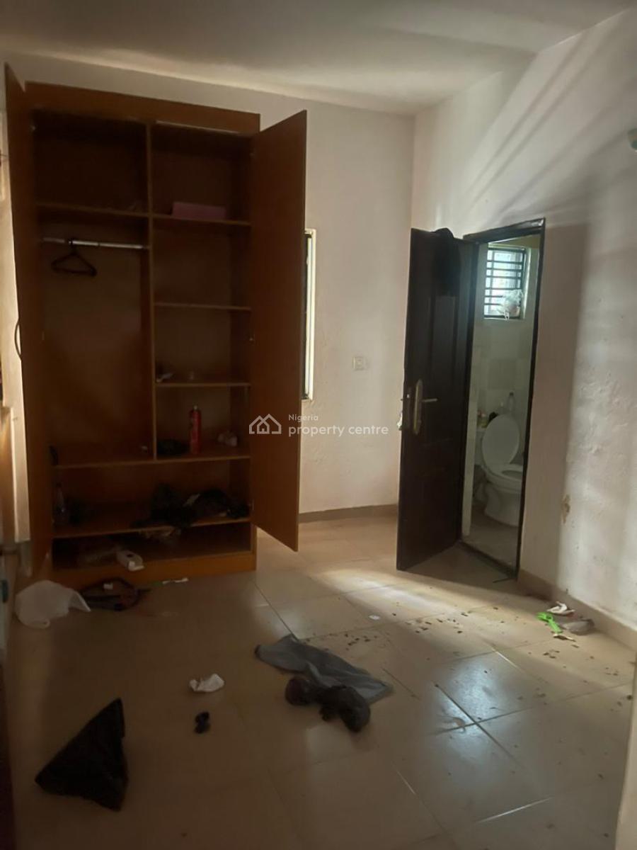Spacious 2 Bedroom Apartment with Necessary Facilities, Off Mobil Road, Maroko, Ajah, Lagos, Flat / Apartment for Rent