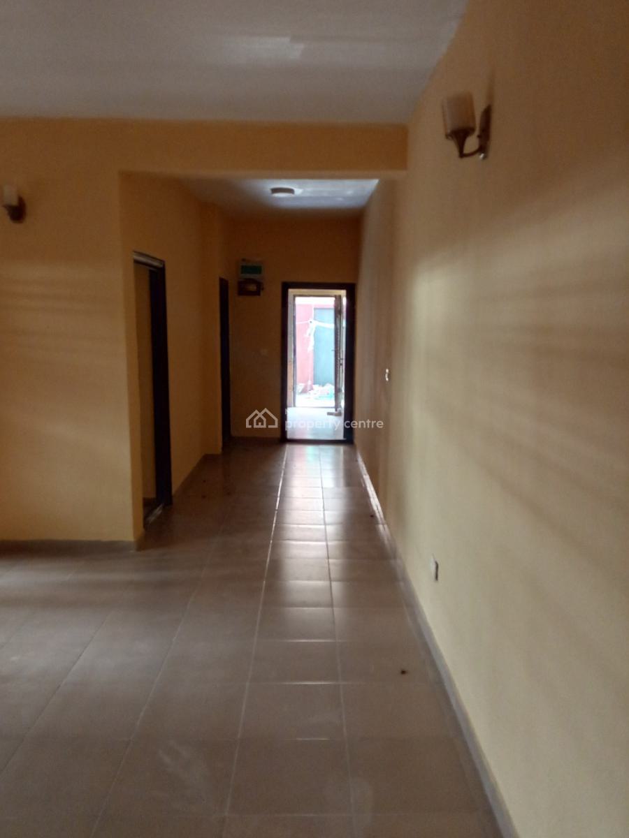 Spacious 2 Bedroom Apartment with Necessary Facilities, Off Mobil Road, Maroko, Ajah, Lagos, Flat / Apartment for Rent