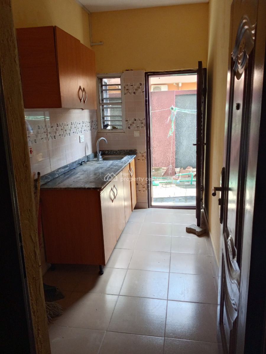 Spacious 2 Bedroom Apartment with Necessary Facilities, Off Mobil Road, Maroko, Ajah, Lagos, Flat / Apartment for Rent